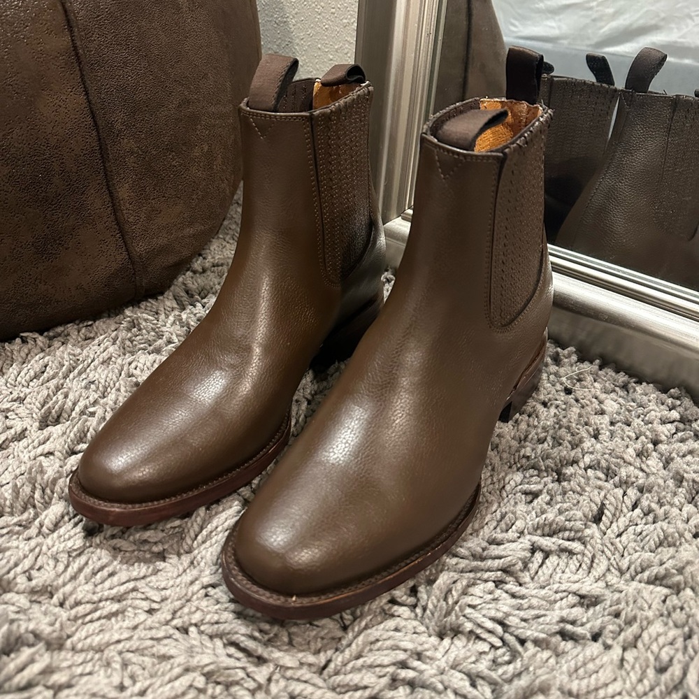 Western Leather Chelsea Boots